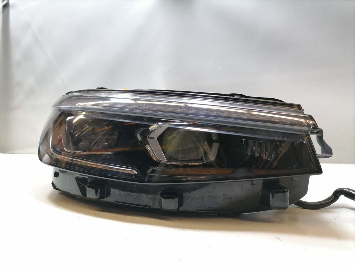 VW Passat B9 original Scheinwerfer rechts LED Bj.2024